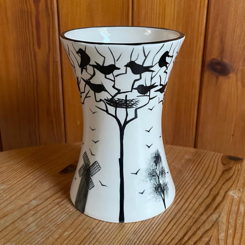 Earlshall Small Beaker Vase