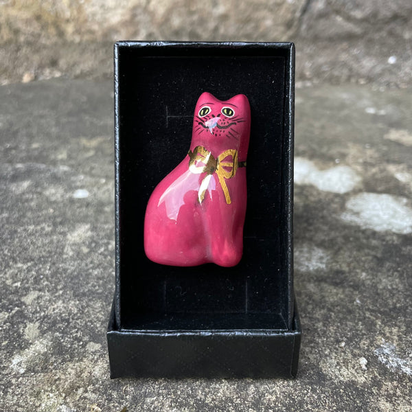 Maroon Gold Bow Cat Brooch