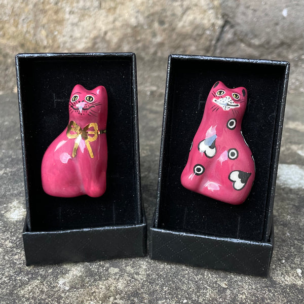 Maroon Gold Bow Cat Brooch