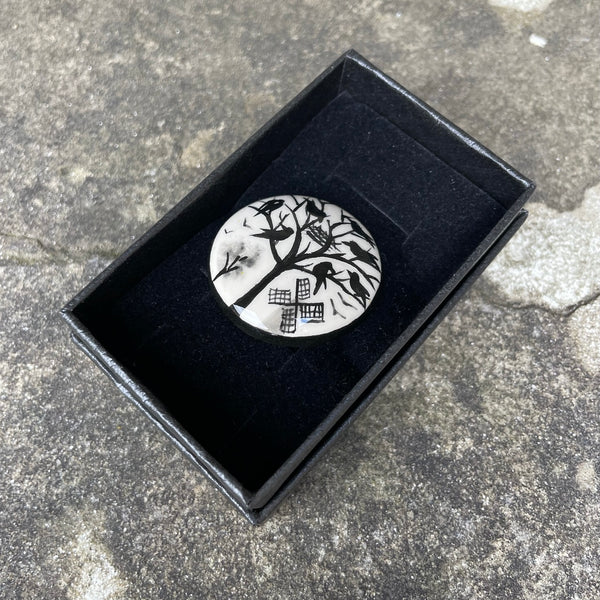 Earlshall Round Brooch