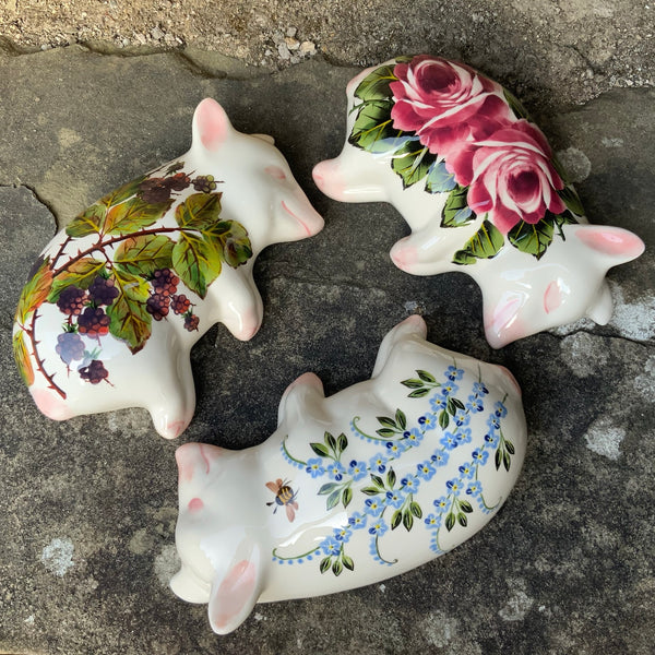 Forget Me Not with Bee Sleeping Piglet