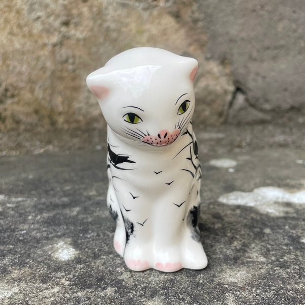 Earlshall Small Thinking Cat
