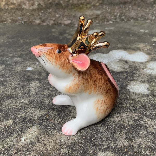 Crown Brown Mouse
