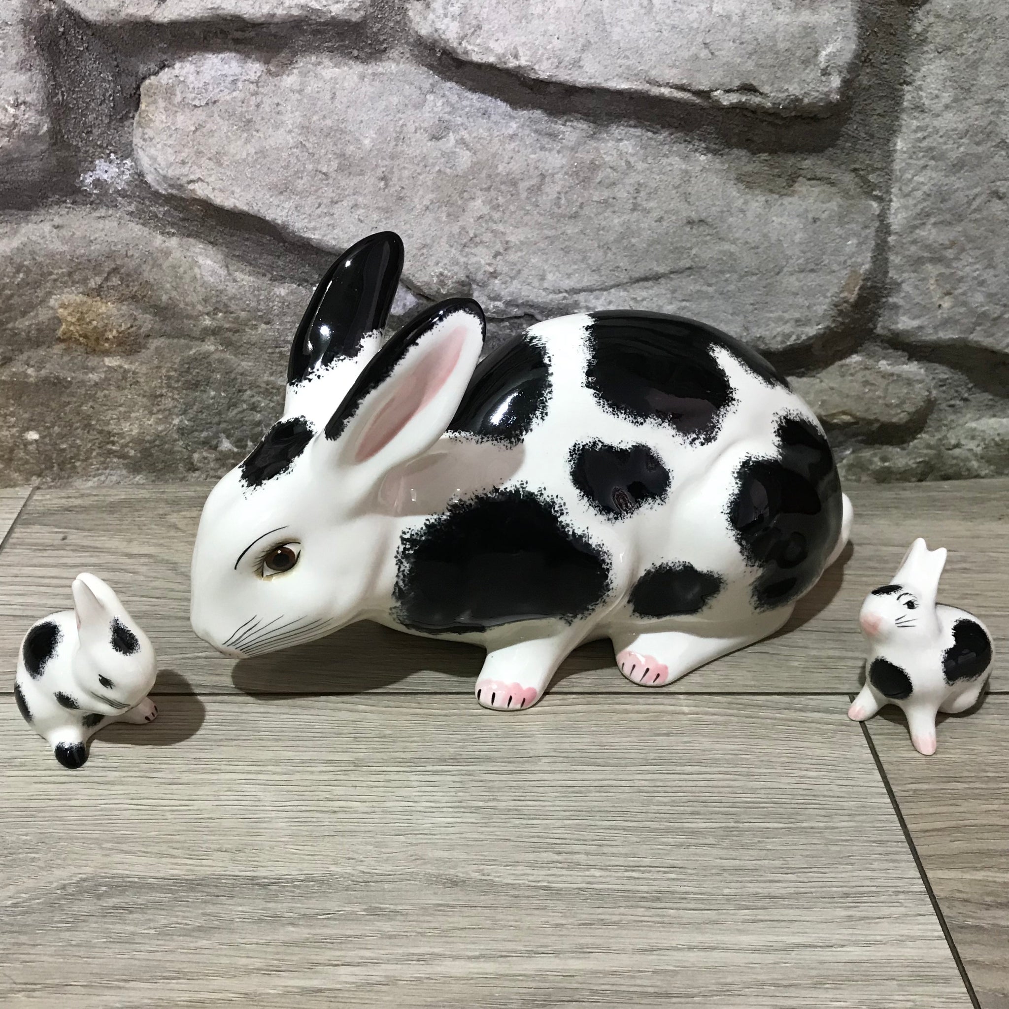 Wemyss Ware Black and White Large Rabbit | Griselda Hill Pottery