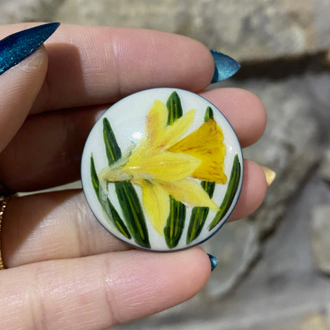 Daffodil Round Brooch